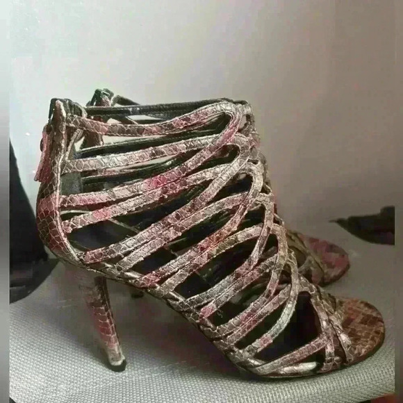 Stuart Weitzman Loops Strappy Python-Embossed Leather Sandal Size 5.5 - Picture 3 of 8